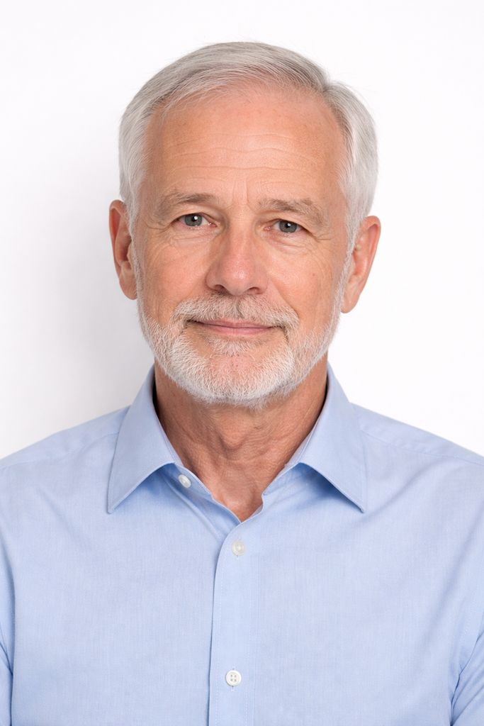 senior-man-headshot-portrait